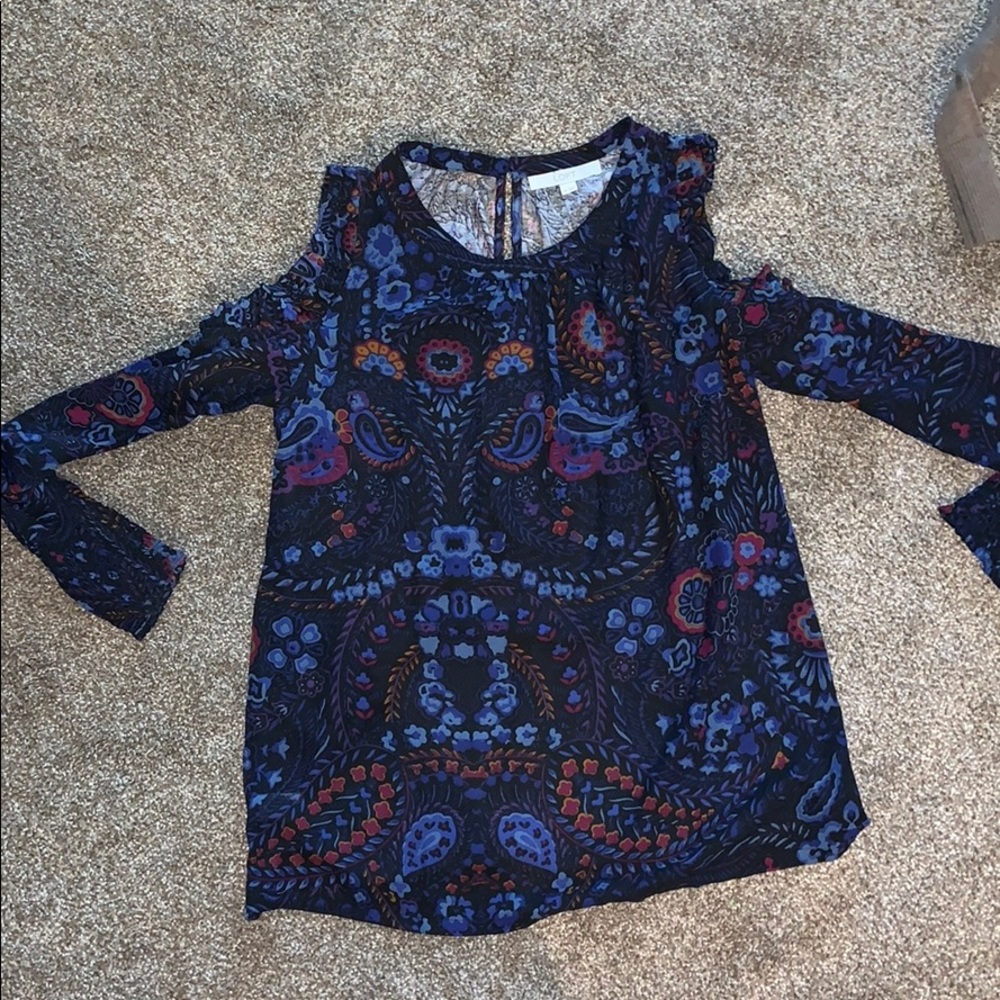 Blouse exposed shoulders - never worn